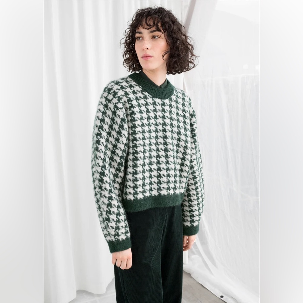 & other stories green and white houndstooth cropped fuzzy warm sweater Xs small